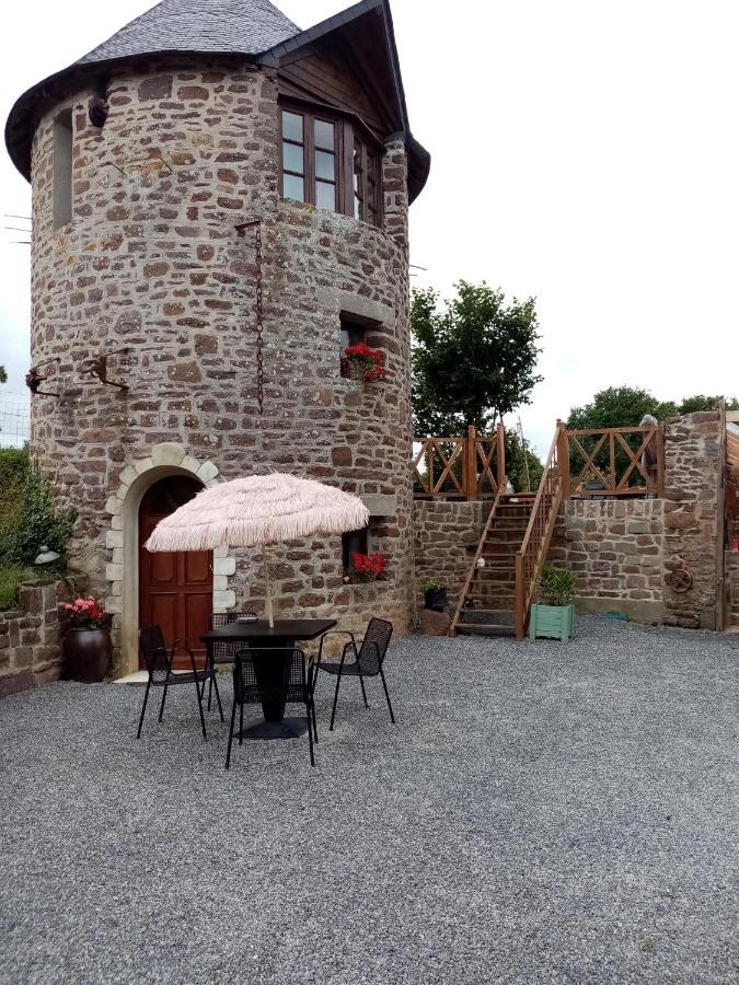 La Tour De Ver Gite Atypique Possibilite Table D'Hotes Sur Reservation Экстерьер фото